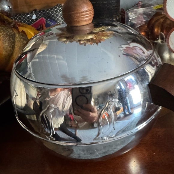 Antique hot/ ice Silver Metal Pot with Wooden Handle - Picture 1 of 3